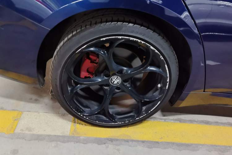 Used Alfa Romeo Giulia 2017 2.0T 280HP Luxury Edition
