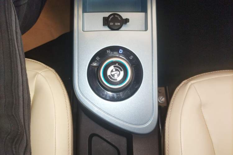 Used Brilliance Xinri i03A 2021 318 km 31.45 kWh