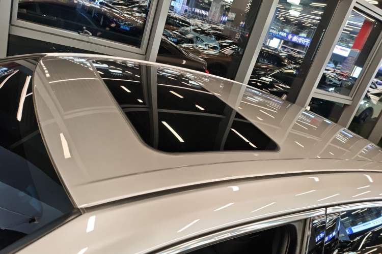 Used Toyota Avalon 2019 Dual-Engine 2.5L Luxury Edition China VI Standard
