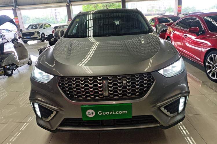 Used Wey VV5 2021 1.5T Two-Wheel Drive Color Pioneer
