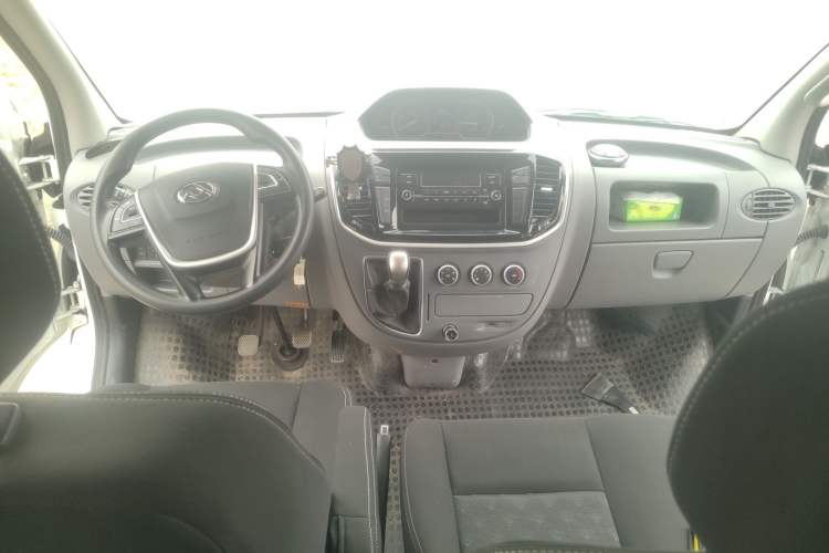 Used SAIC MAXUS Xintu V80 2021 2.0T Manual Classic Aoyuntong Short Wheelbase Ultra-Low Roof 5/6-Seater