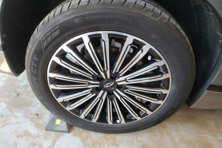 Used Chery Tiggo 9 C-DM 2025 1.5T 106KM Ultra-Comfort Edition 5 Seats Lithium-NMC
