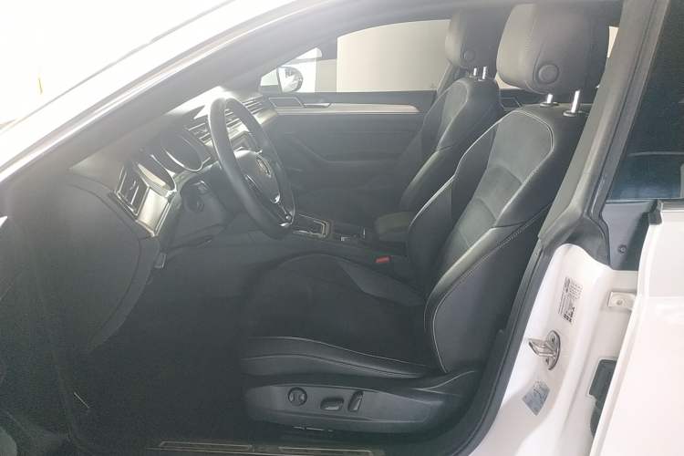 Used Volkswagen FAW-Volkswagen CC 2020 330TSI Huayan Edition China VI Standard
