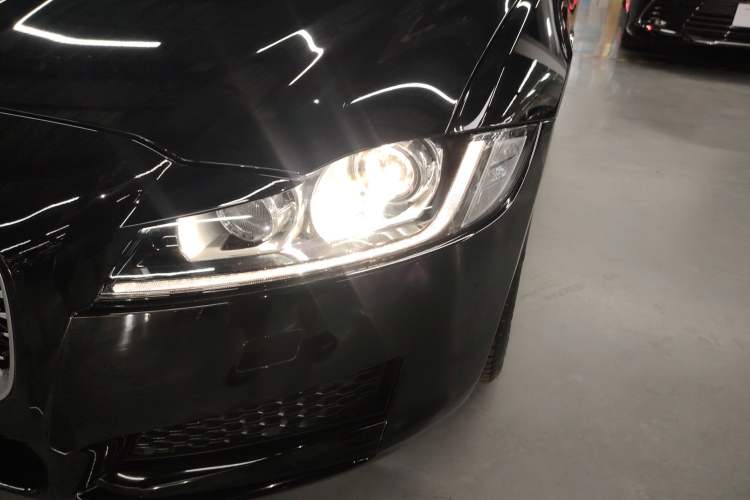 Used Jaguar XFL 2020 XFL 2.0T P200 Two-Wheel-Drive Rally Flag Edition
