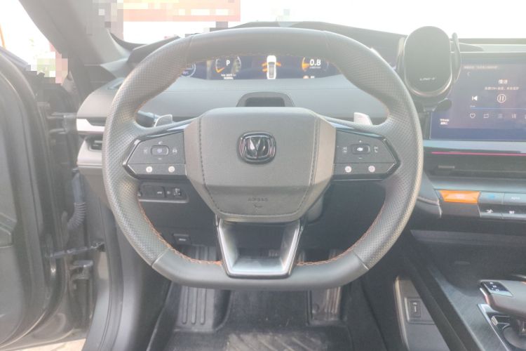Used Changan UNI-V 2022 1.5T Smart Navigation Version
