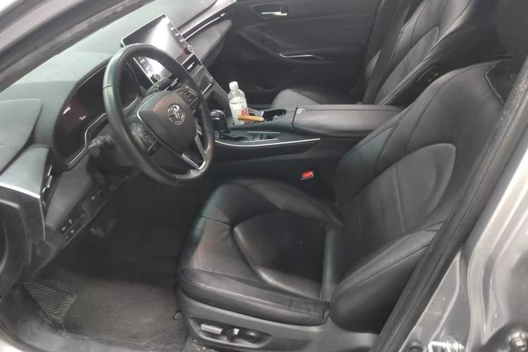 Used Toyota Avalon 2019 Dual-Engine 2.5L Luxury Edition China VI Standard
