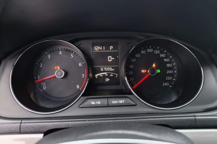 Used Volkswagen Lavida 2017 1.6L Automatic Comfort Edition
