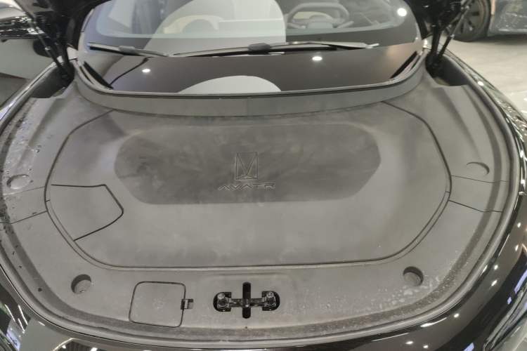 Used  12 2025 Ultra Extended-Range Edition
