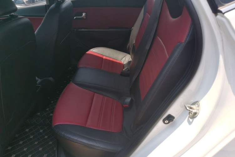 Used Kia K2 2015 Hatchback 1.4L AT GLS Cool Edition
