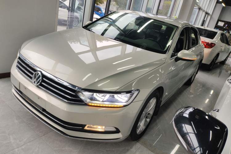 Used Volkswagen Magotan 2017 330TSI DSG Luxury Model