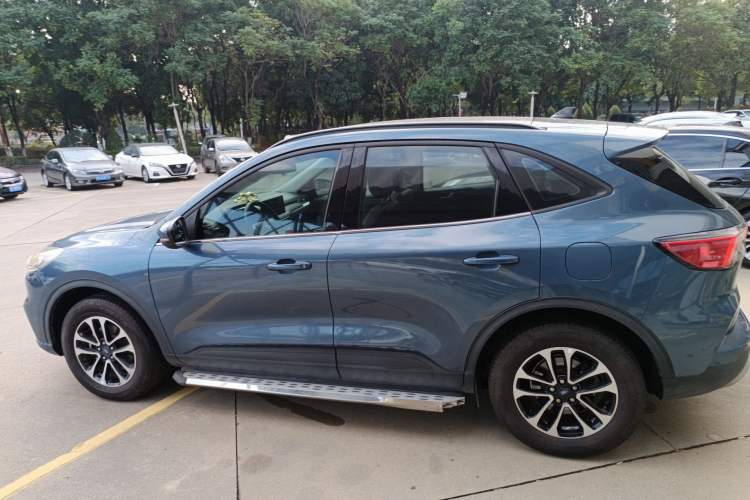 Used Ford Escape 2020 EcoBoost 245 Two-Wheel-Drive Comfort Edition
