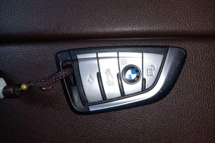 Used BMW 5 Series 2022 Second Facelift 530Li Luxury Edition Premium Package
