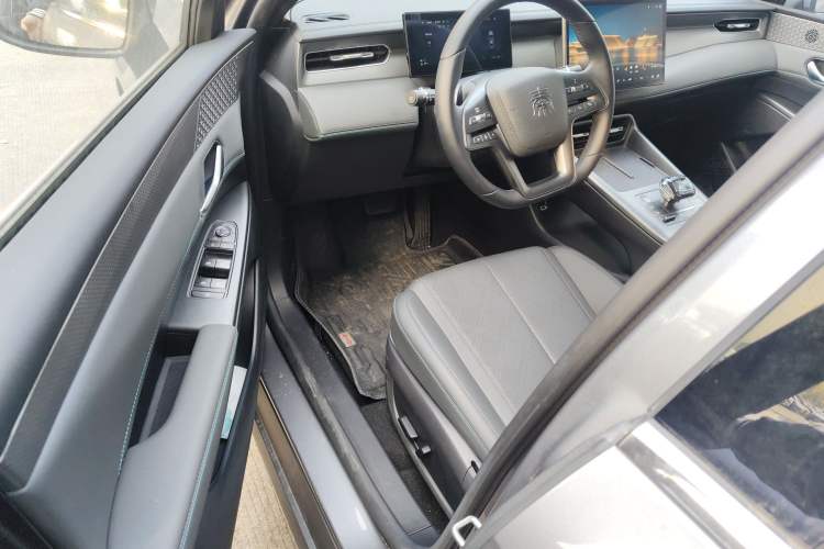 Used BYD Qin PLUS 2025 DM-i Smart Drive 120KM Superior Model
