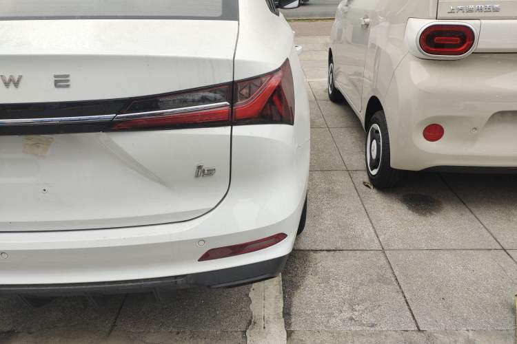 Used Roewe i5 2023 1.5L Manual Comfort Edition
