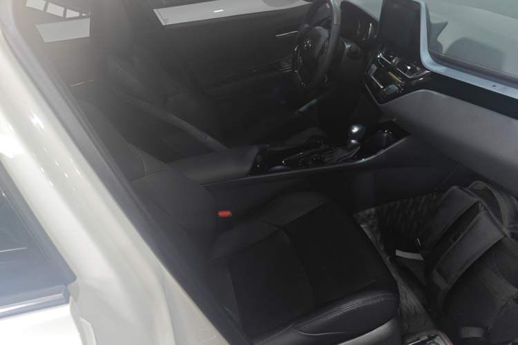 Used Toyota IZOA 2021 2.0L Yichi Version