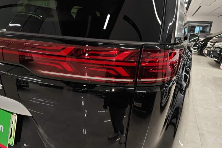 Used Denza D9 2025 DM-i Intelligent Drive 1020 Four-Wheel Drive Prestige Model