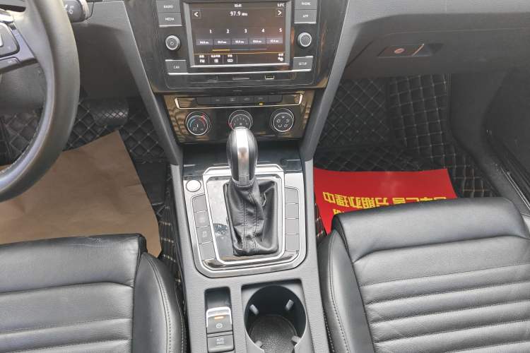 Used Volkswagen Magotan 2018 330TSI DSG Advanced Model
