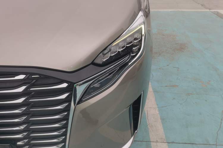 Used Buick GL8 2023 ES Lu Zun Deluxe Model
