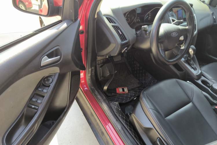 Used Ford Focus 2012 Hatchback 1.6L Automatic Comfort Model
