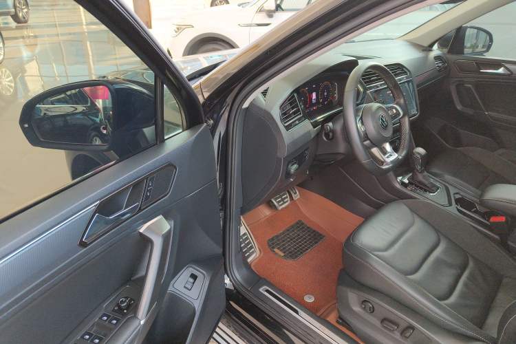 Used Volkswagen Tiguan L 2021 330TSI Automatic Two-Wheel Drive R-Line Enhanced Edition
