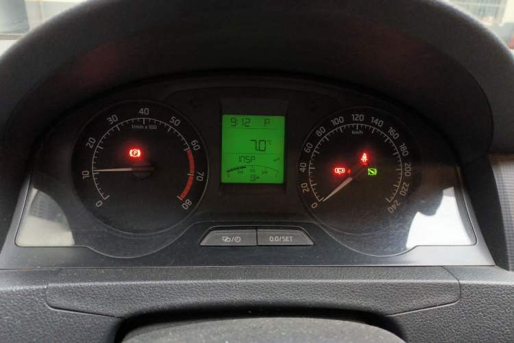 Used Skoda Rapid 2013 1.6L Automatic Smart Selection Model
