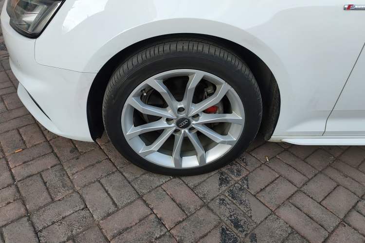 Used Audi A4L 2018 30th Anniversary Edition 40 TFSI Fashion Model
