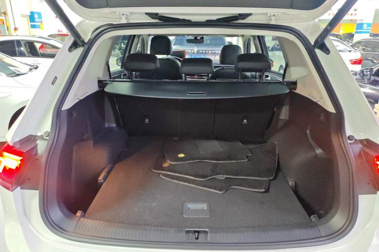 Used Volkswagen Tiguan L 2022 330TSI Automatic Two-Wheel Drive R-Line Enhanced Edition