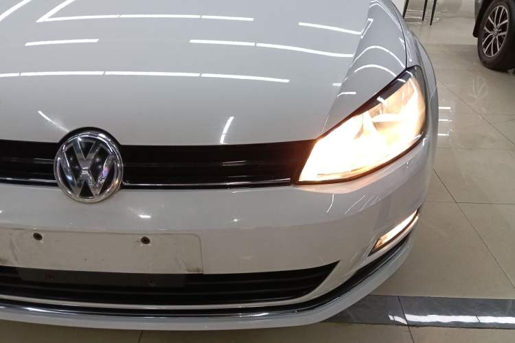 Used Volkswagen Golf 2016 230TSI Automatic Comfort Version
