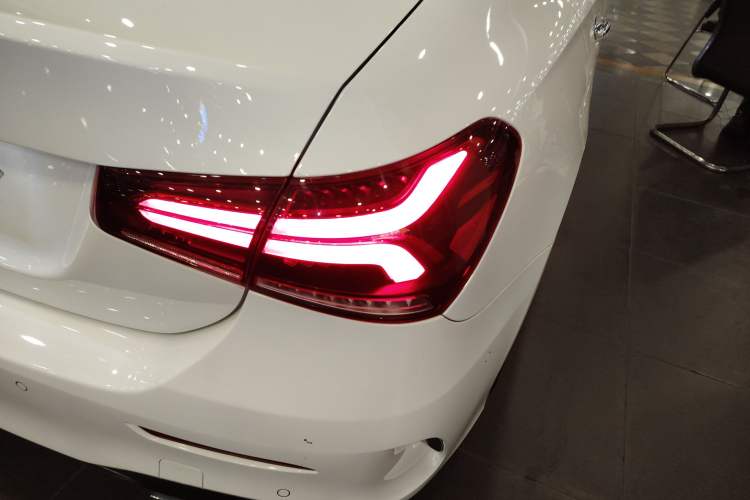 Used Mercedes-Benz A-Class 2022 Second Facelift A 200 L Sport Sedan Fashion Version
