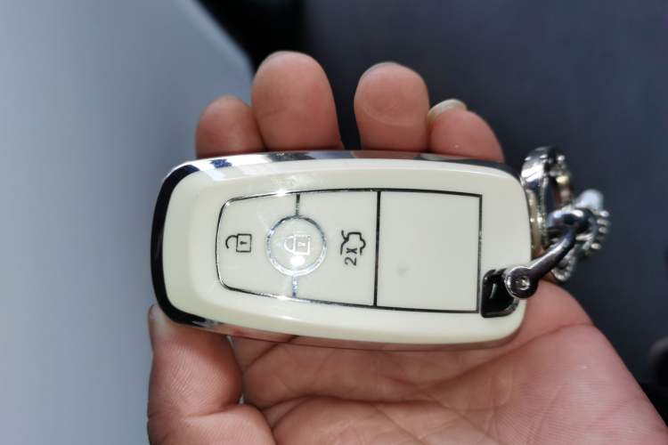 Used Ford Escape 2020 EcoBoost 245 Two-Wheel-Drive Titanium Edition
