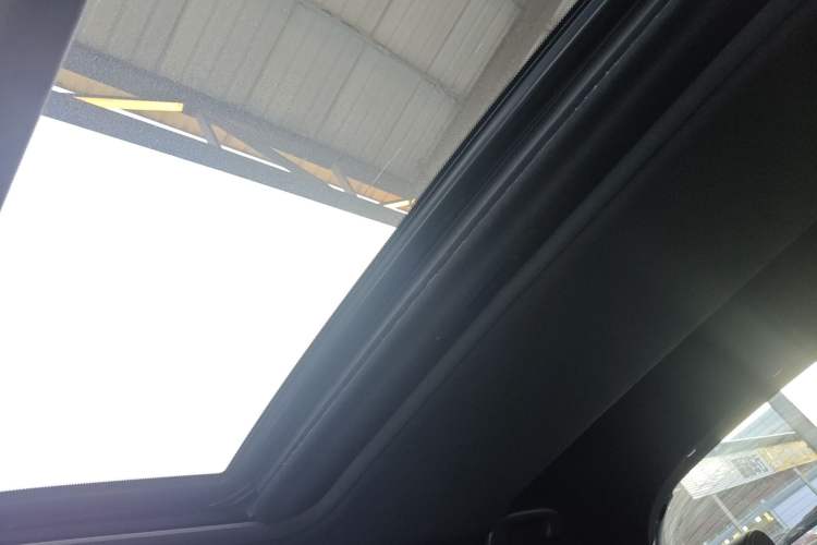 Used Infiniti ESQ 2014 1.6L Spontaneous Edition