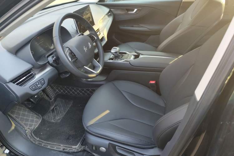 Used Hongqi E-QM5 2023 Revised Version Basic Travel Edition
