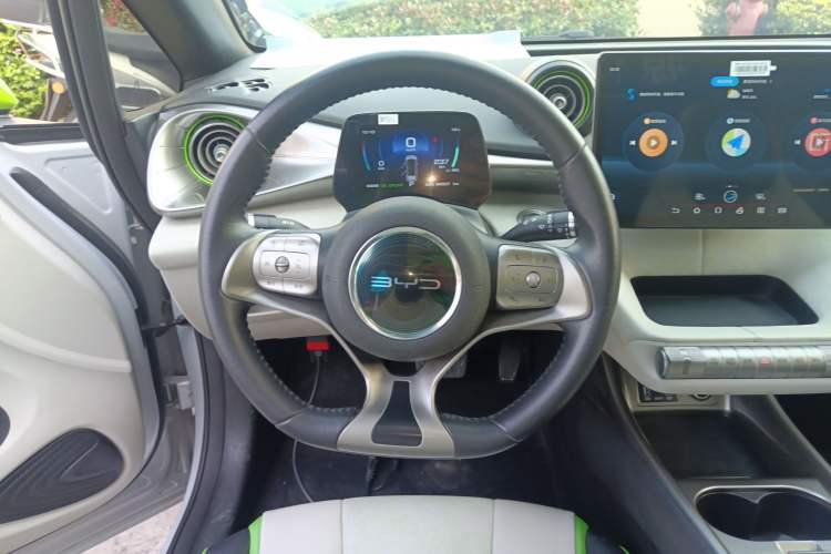 Used BYD Dolphin 2021 405 km Fashion Edition
