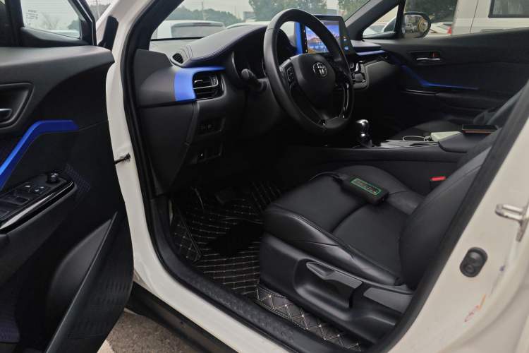 Used Toyota IZOA 2018 2.0L Yichi Version China VI Standard