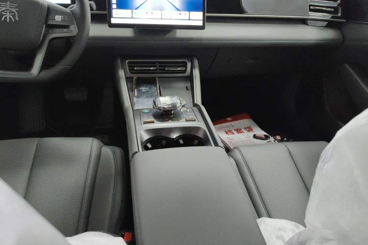 Used BYD Qin L 2025 DM-i Smart Drive 120KM Leading Model