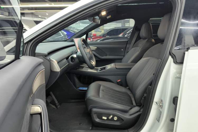 Used ONVO L60 2024 60 kWh Rear-Drive Version