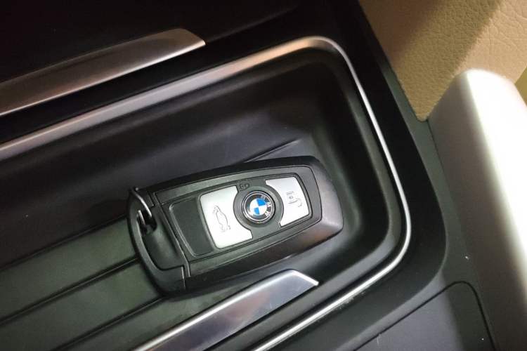 Used BMW 3 Series 2014 320Li Fashion Model
