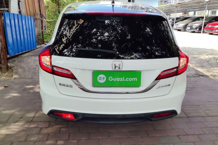 Used Honda Jade 2013 1.8L automatic Comfort version 5 seats