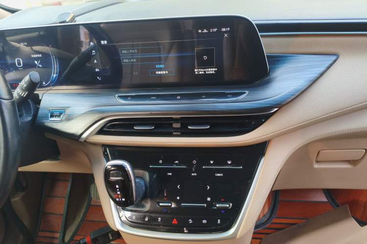 Used Buick GL8 2020 ES Land Cruiser 653T Luxury Model
