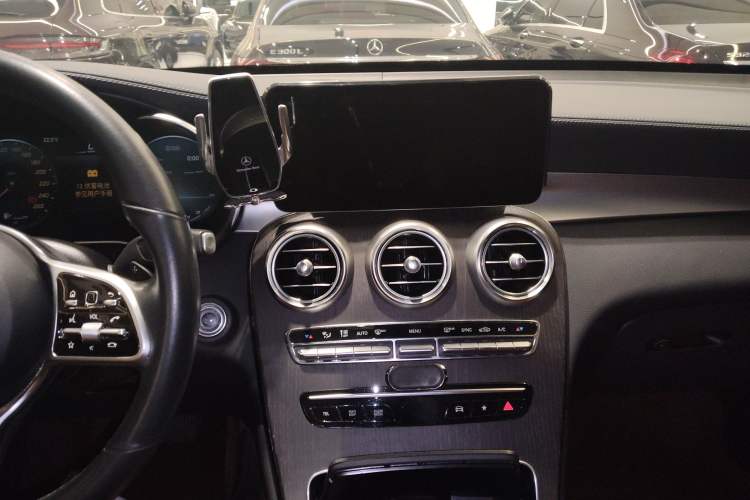 Used Mercedes-Benz GLC Coupe 2022 Refreshed GLC 300 4MATIC Coupe SUV
