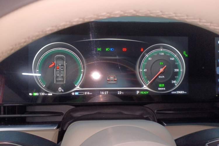 Used VOYAH Dream 2024 PHEV Ultra-Long Range Flagship Edition
