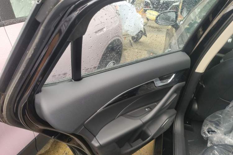 Used Bestune B70 2025 Dragon Edition 1.5T Enjoyment Model
