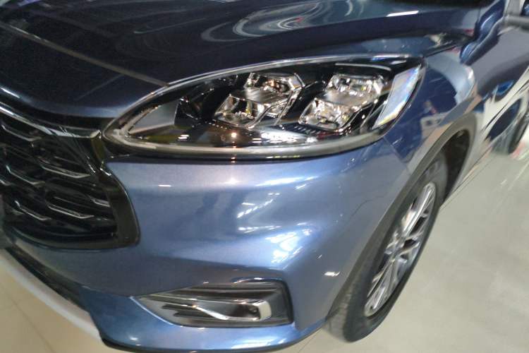 Used Ford Escape 2020 EcoBoost 245 Four-Wheel Drive Titanium Edition
