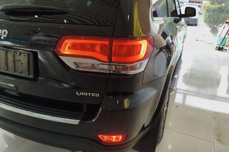 Used  Grand Cherokee (Import) 2014 3.0L Comfort Navigation Edition
