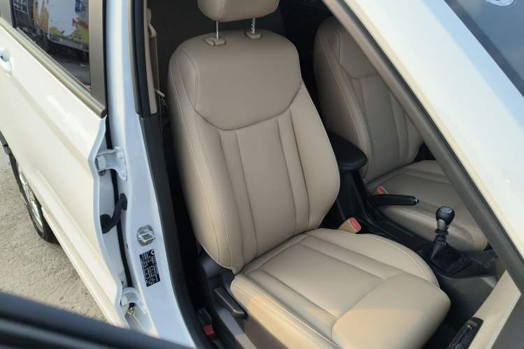 Used Wuling Hongguang 2021 1.5L Facelifted S Comfort Version with Electric Power Steering LAR
