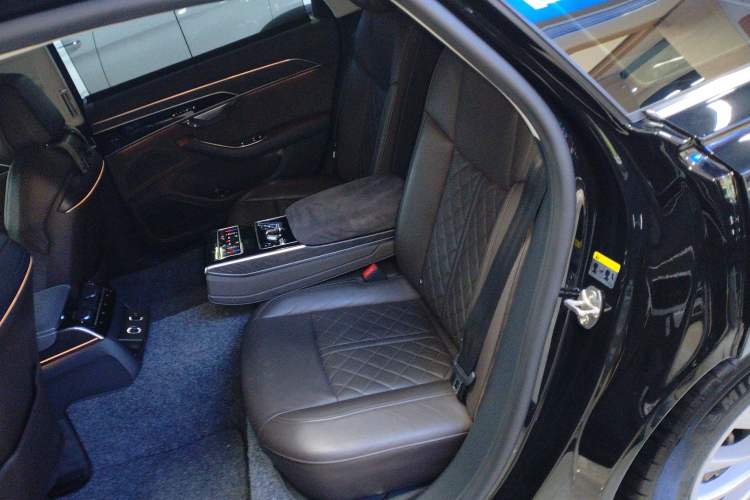 Used Audi A8 2022 A8L 50 TFSI quattro Comfort Edition Collector's Model
