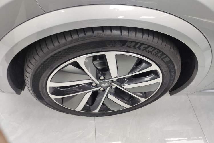 Used Li Auto L9 2022 Max model
