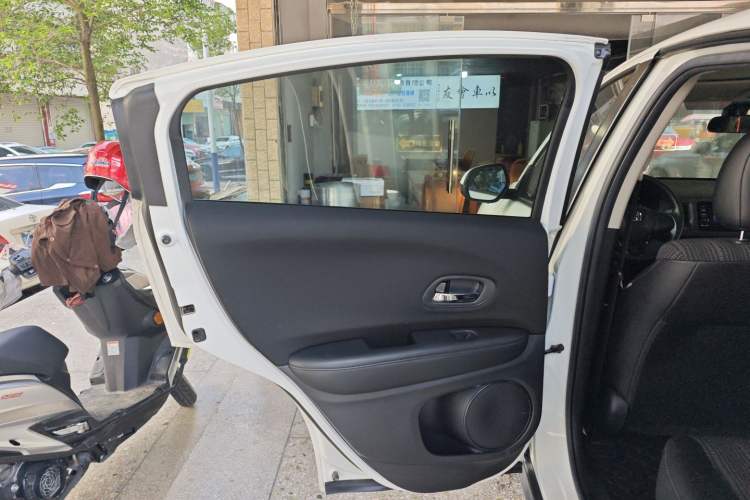 Used Honda Vezel 2017 1.8L CVT 2WD Elite Model
