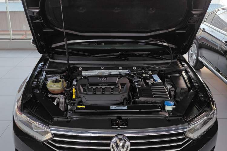 Used Volkswagen Magotan 2019 330TSI DSG Leading Edition China V Standard
