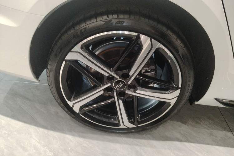 Used Audi A4L 2024 40 TFSI Luxury Dynamic Edition
